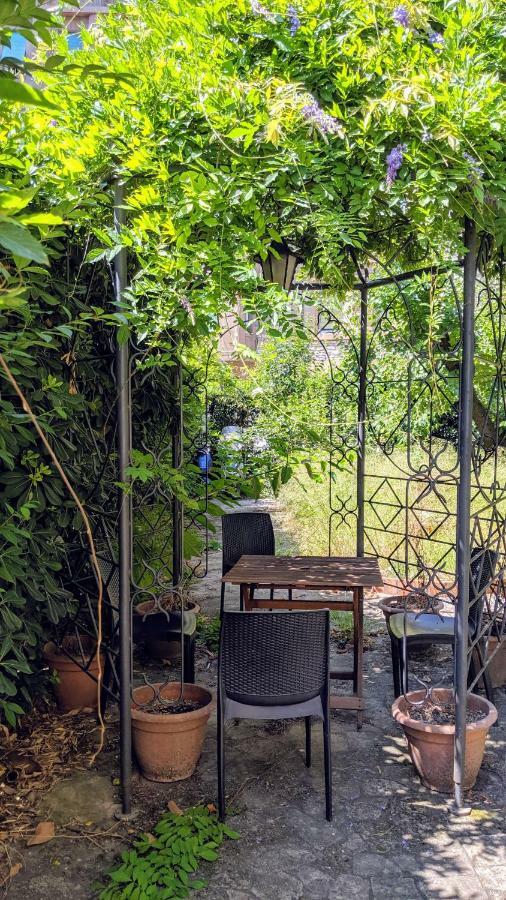 Ferienwohnung Un Giardino A Due Passi Dal Mare La Spezia Exterior foto